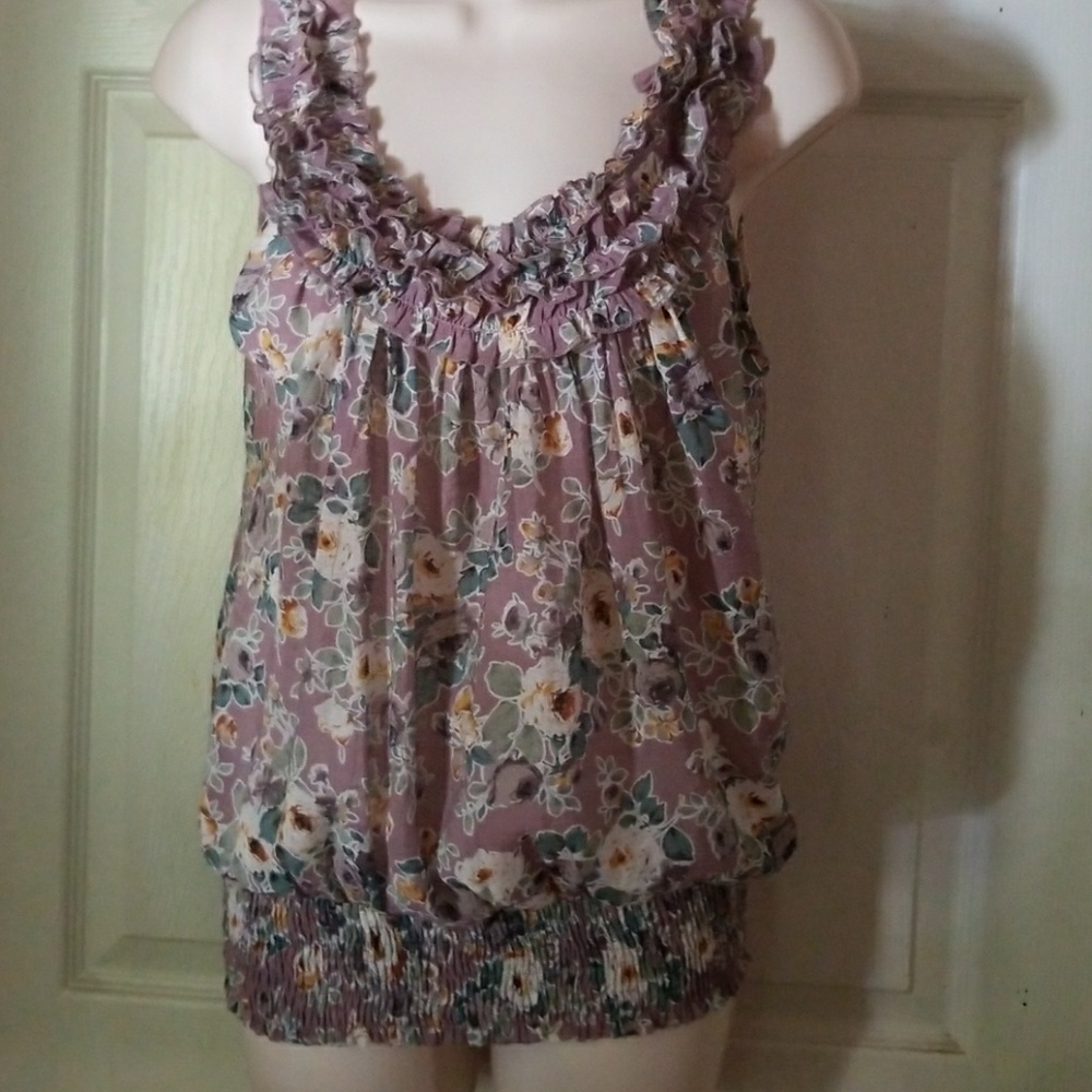 Sleeveless blouse
